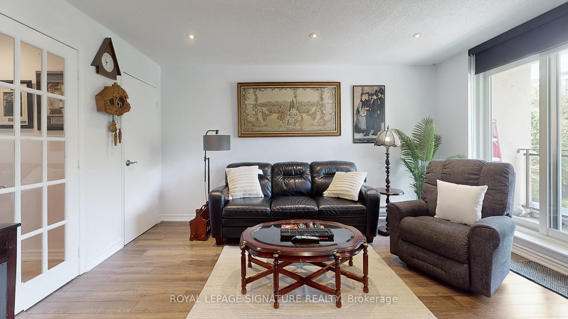 4 Bedrooms Condo at 20 Moonstone, Toronto For sale