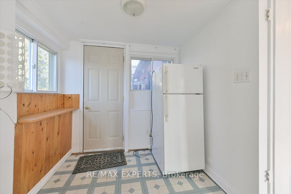 18 Barton Avenue