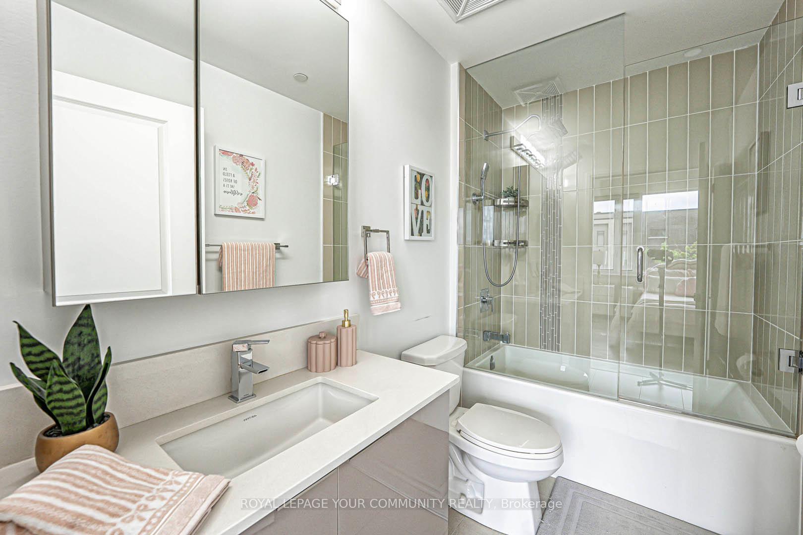3 Bedrooms Condo at 99 EAGLE ROCK, Vaughan For sale