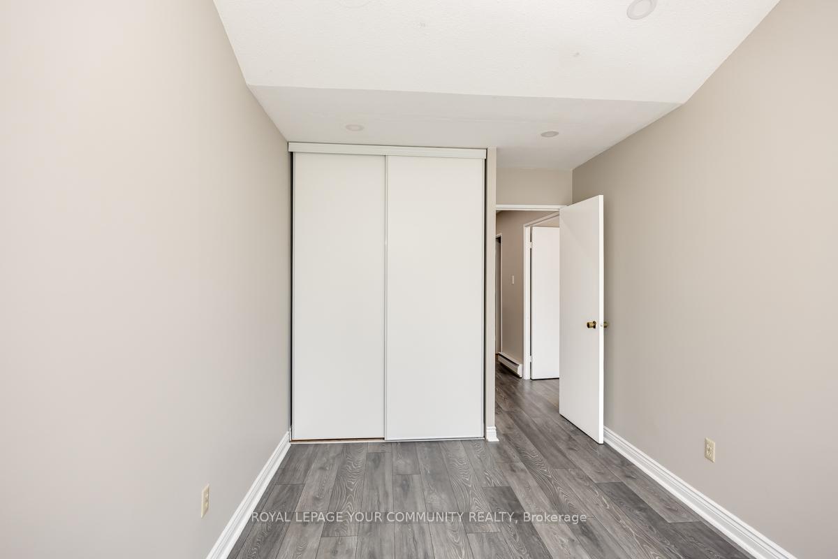 5 Bedrooms Condo at 25 Pebble, Toronto For sale