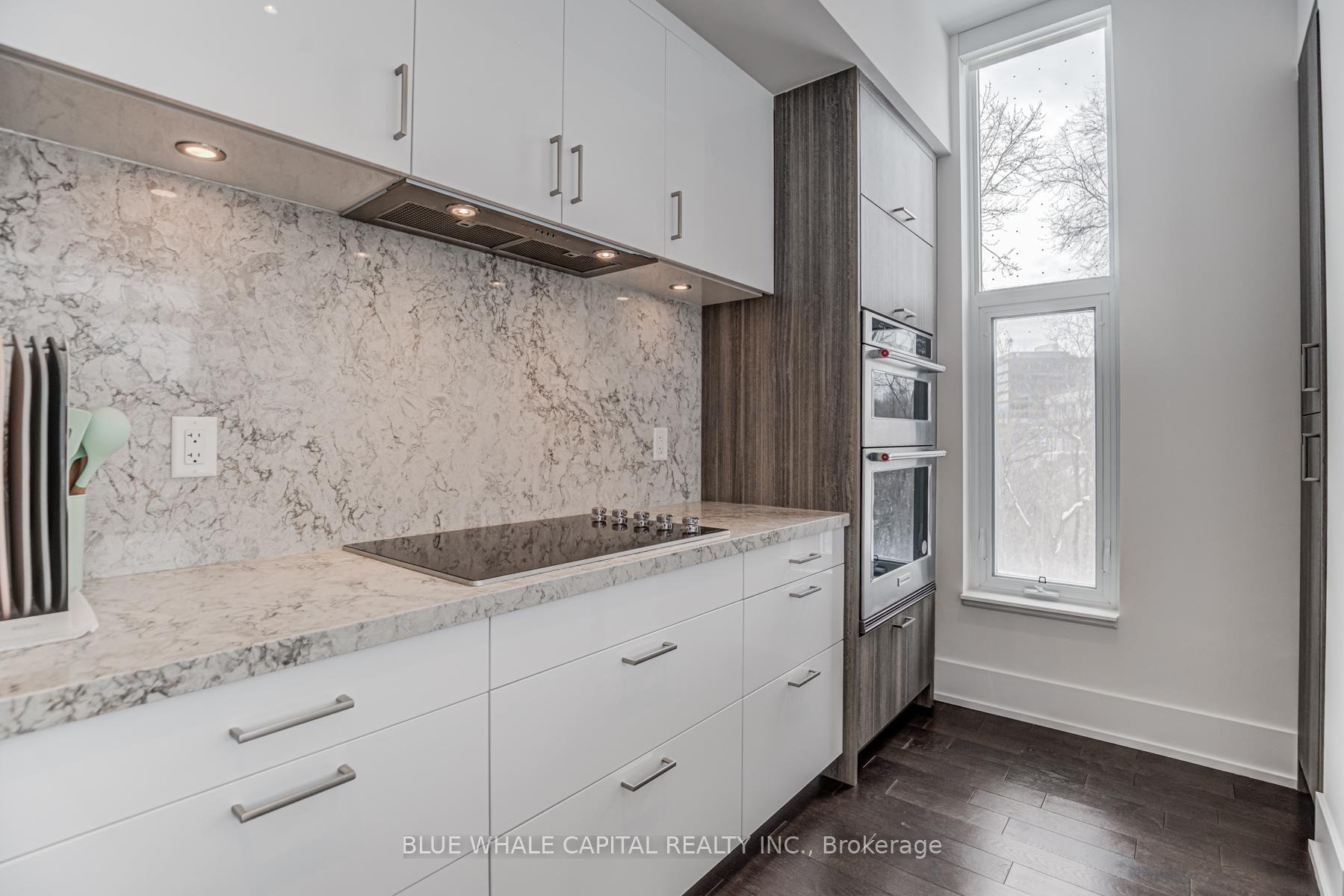 3 Bedrooms Condo at 25 Adra Grado,  Toronto For sale