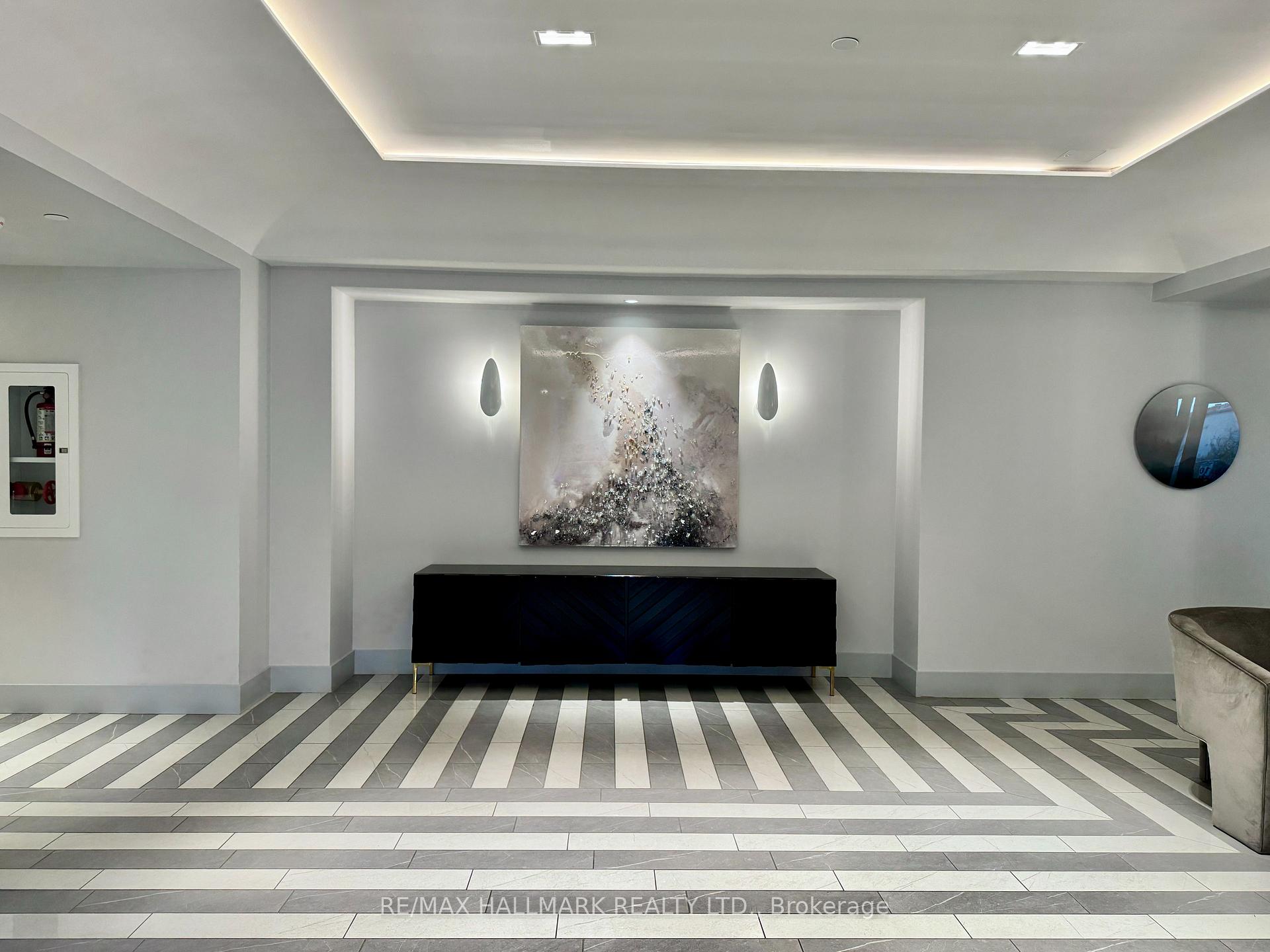 2 Bedrooms Condo at 26 Gibbs, Toronto For sale