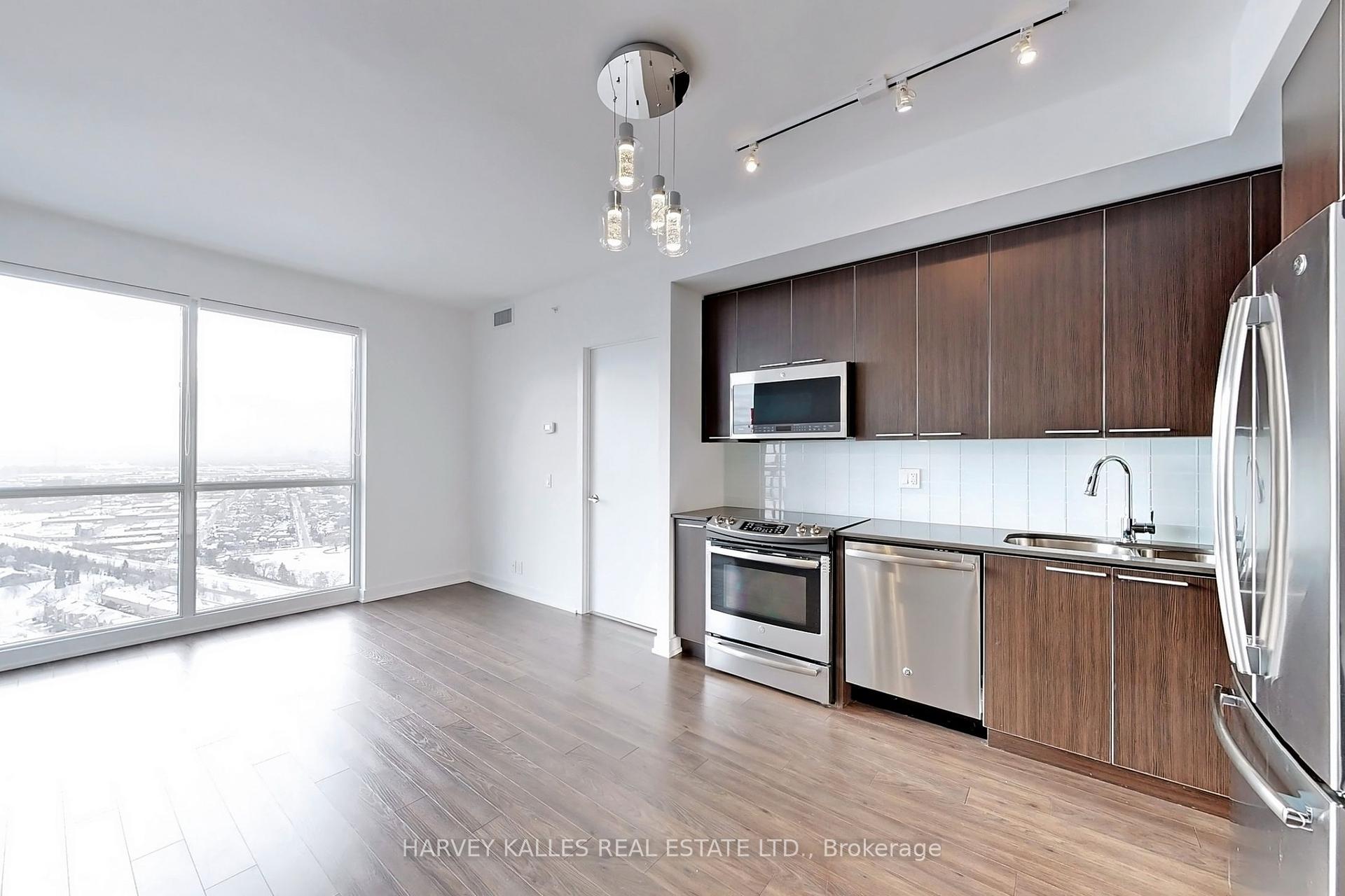 2 Bedrooms Condo at 10 Park Lawn, Toronto For sale
