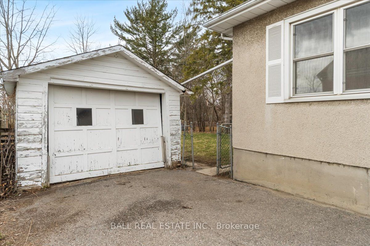 218 Herchimer Avenue, Belleville, ON K8N 4G8