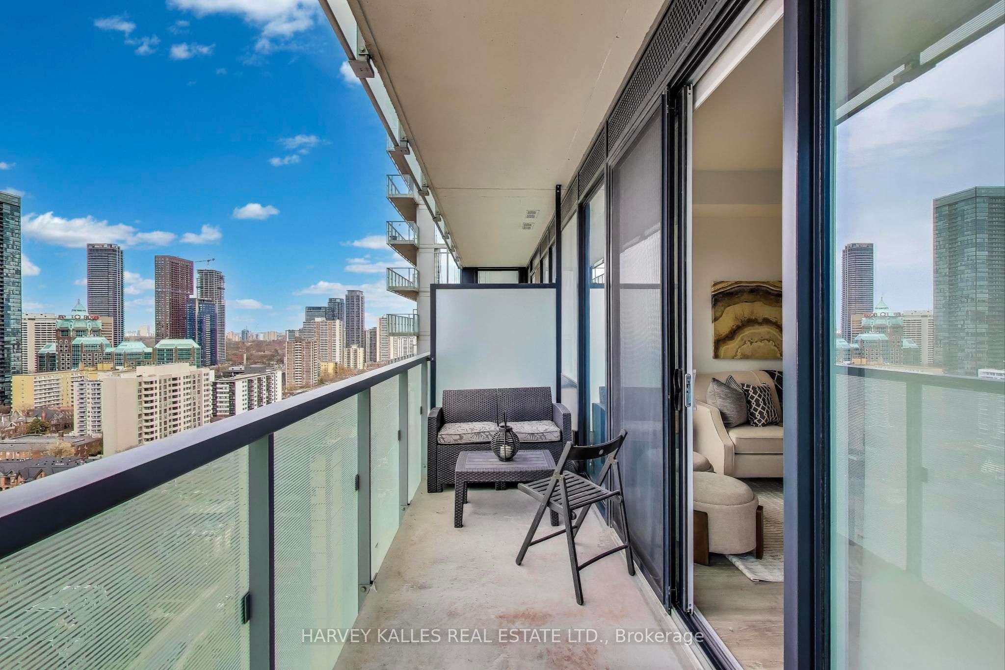 28 Wellesley Street E, #2408