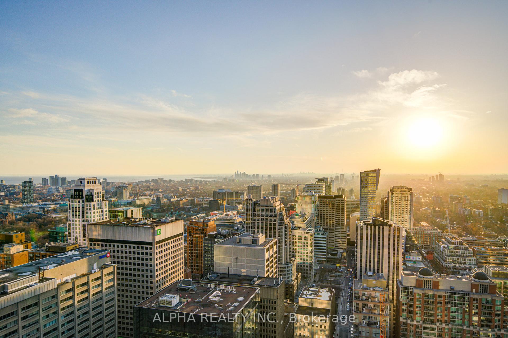 2 Bedrooms Condo at 8 Cumberland,  Toronto For sale