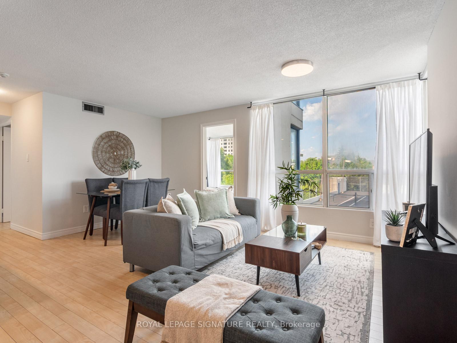 3 Bedrooms Condo at 3050 Ellesmere, Toronto For sale