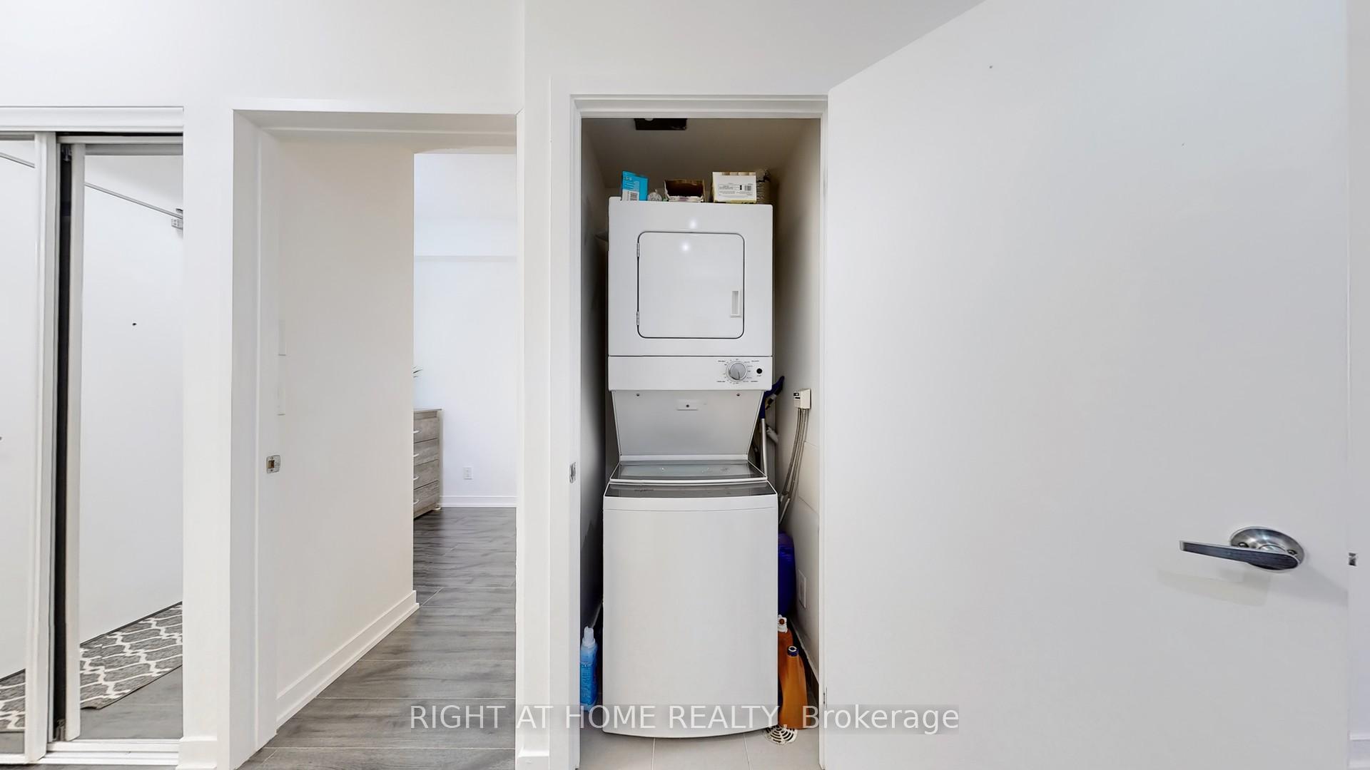 2 Bedrooms Condo at 18 Rean,  Toronto For sale