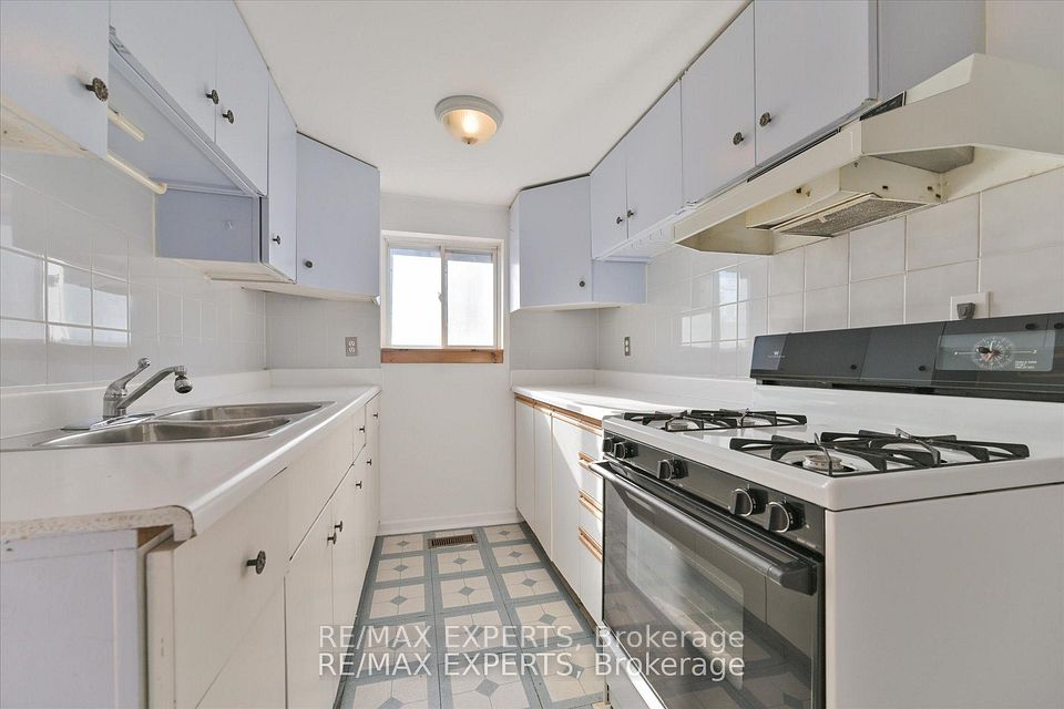 18 Barton Avenue