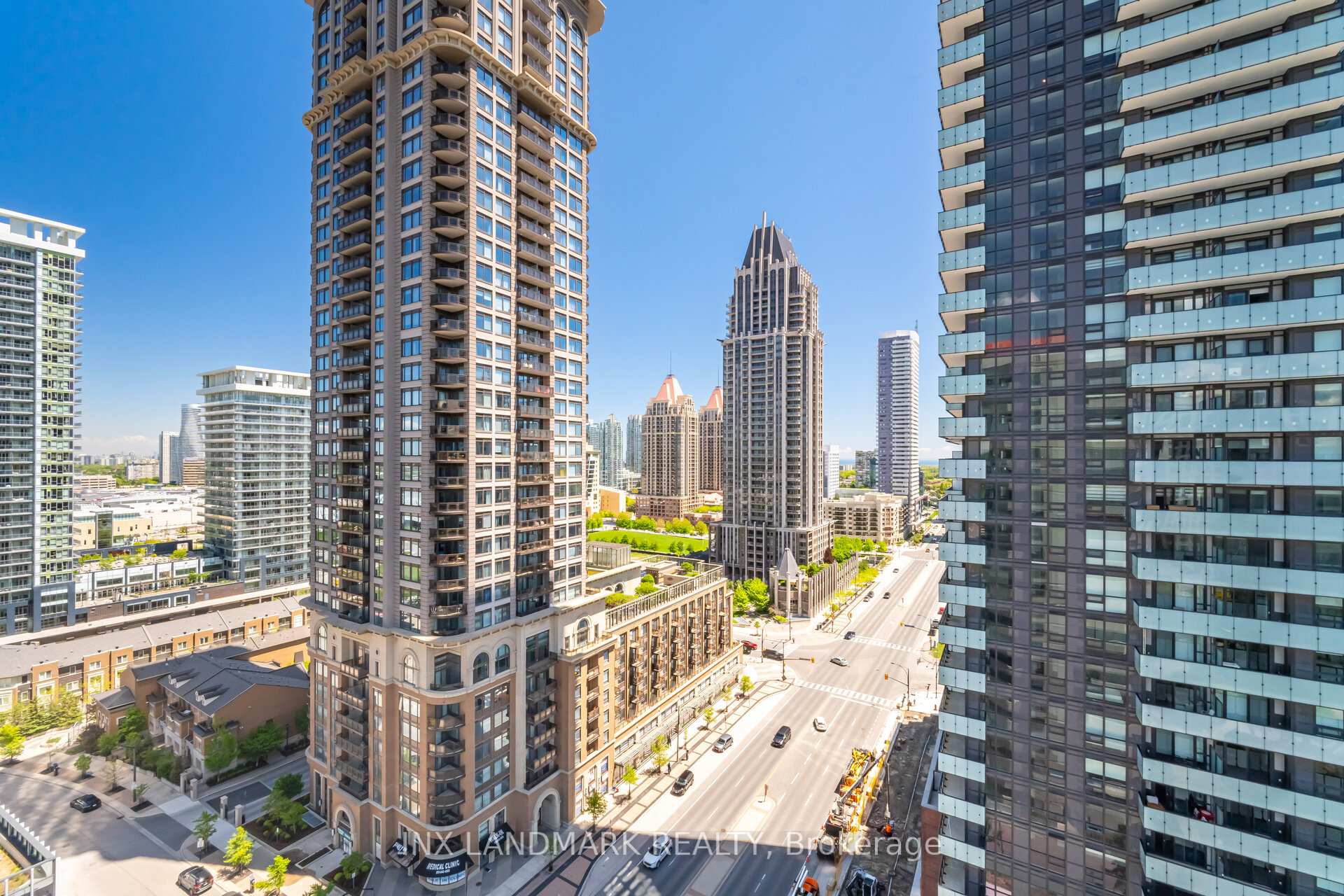 3 Bedrooms Condo at 330 Rathburn, Mississauga For sale