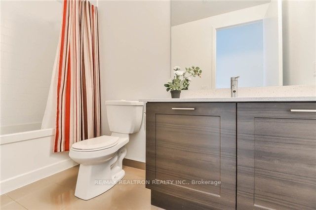20 Bruyeres Mews, #1001