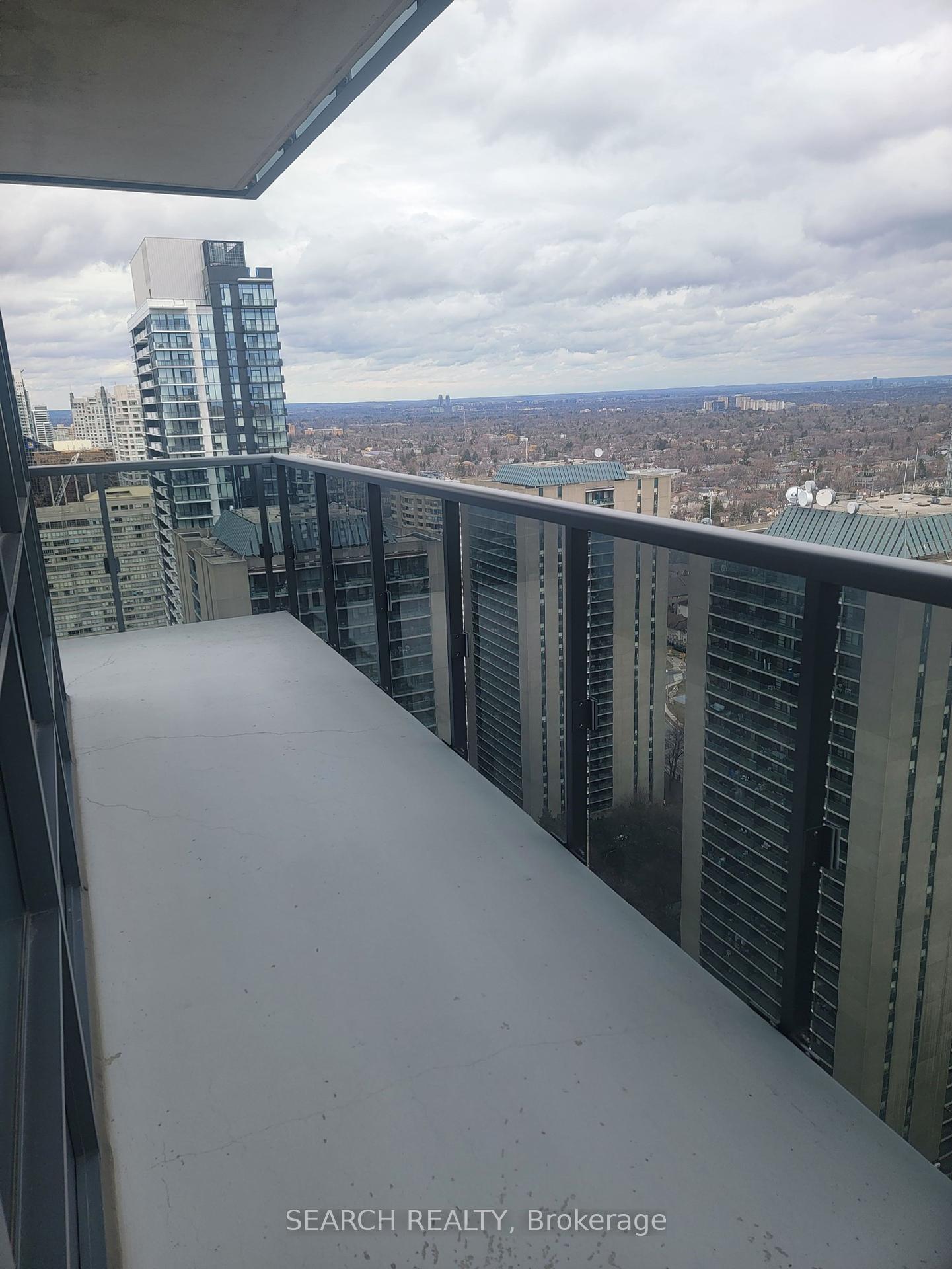 2 Bedrooms Condo at 5 Sheppard, Toronto For sale