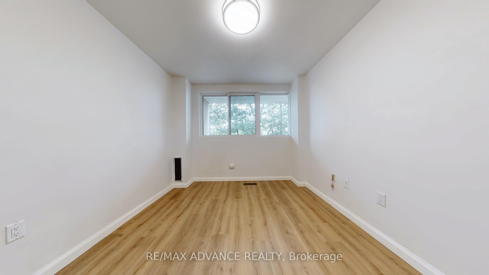 4 Bedrooms Condo at 165 Cherokee, Toronto For sale