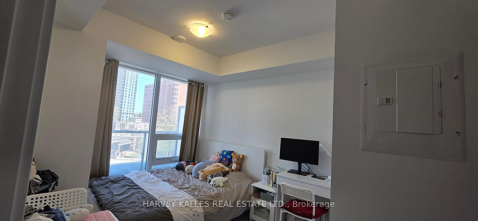 2 Bedrooms Condo at 2033 Kennedy, Toronto For sale