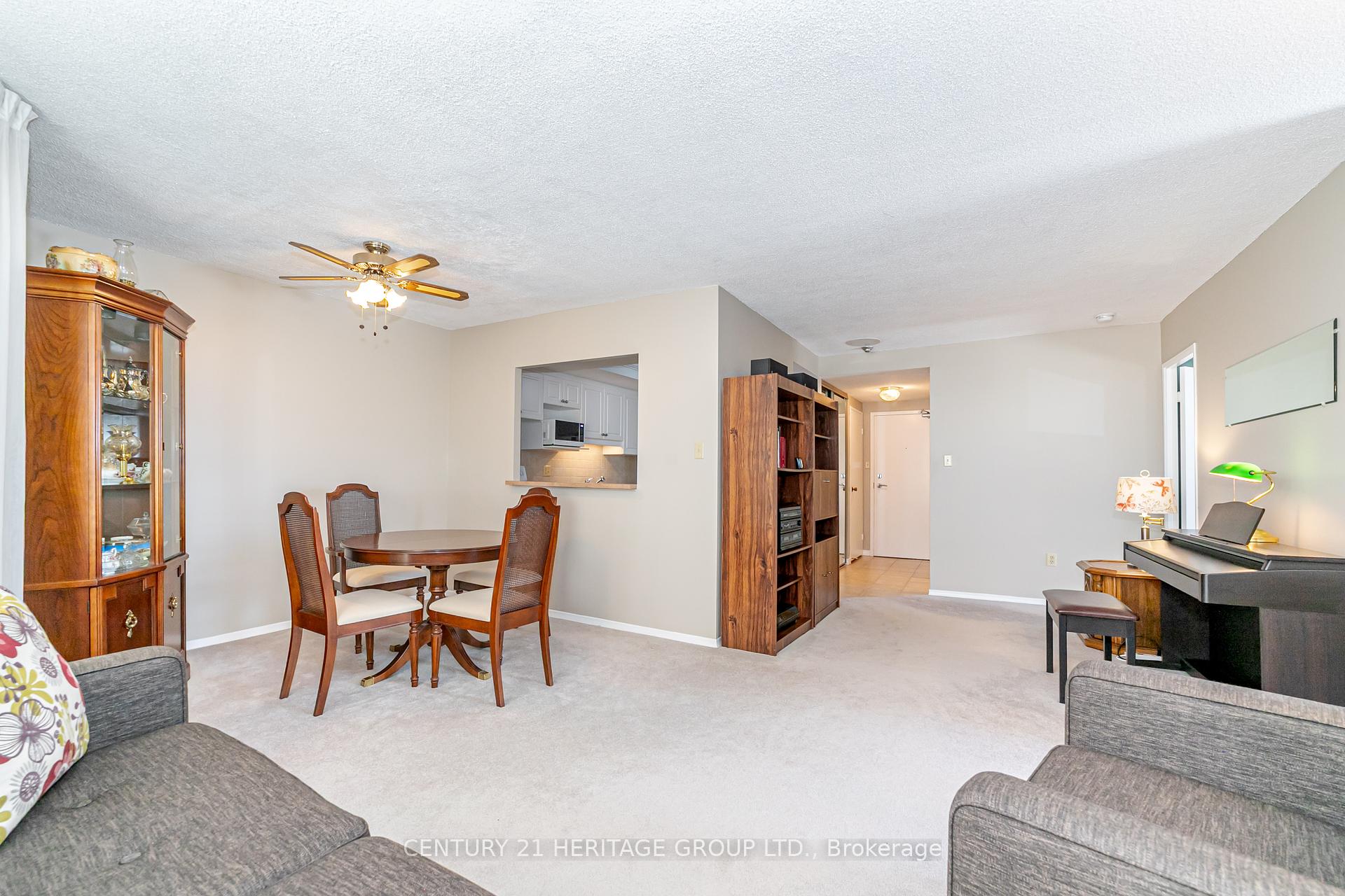 2 Bedrooms Condo at 10 Dean Park, Toronto For sale