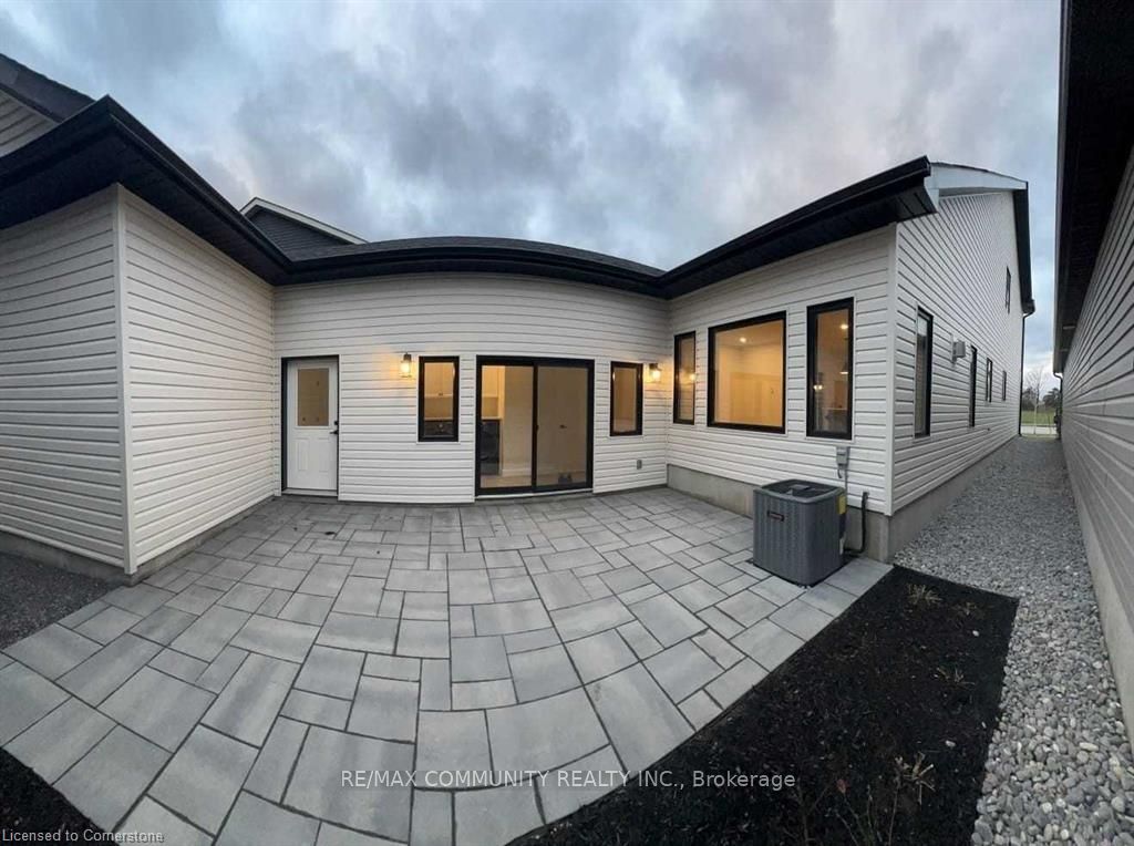 96 Riverstone Way, Belleville Thurlow Ward