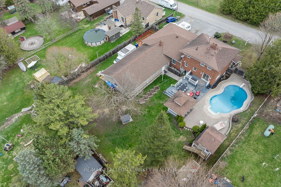 10 Dafoe Street, Uxbridge, ON L0E 1T0
