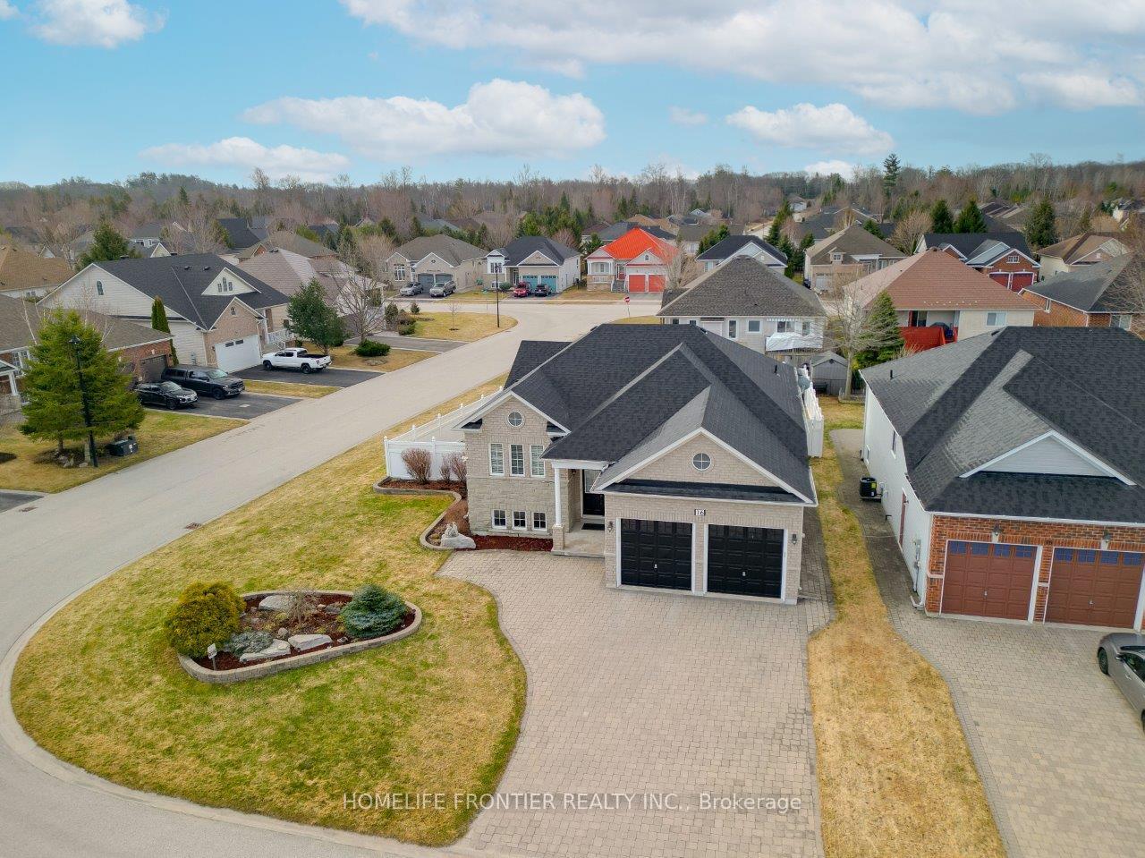 16 Red Pine Crescent, Wasaga Beach, ON L9Z 3B3