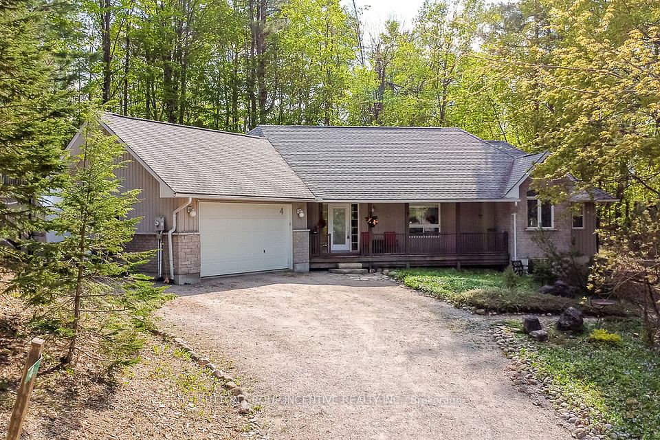 4 Country Club Lane, Oro-Medonte, ON L4M 4Y8