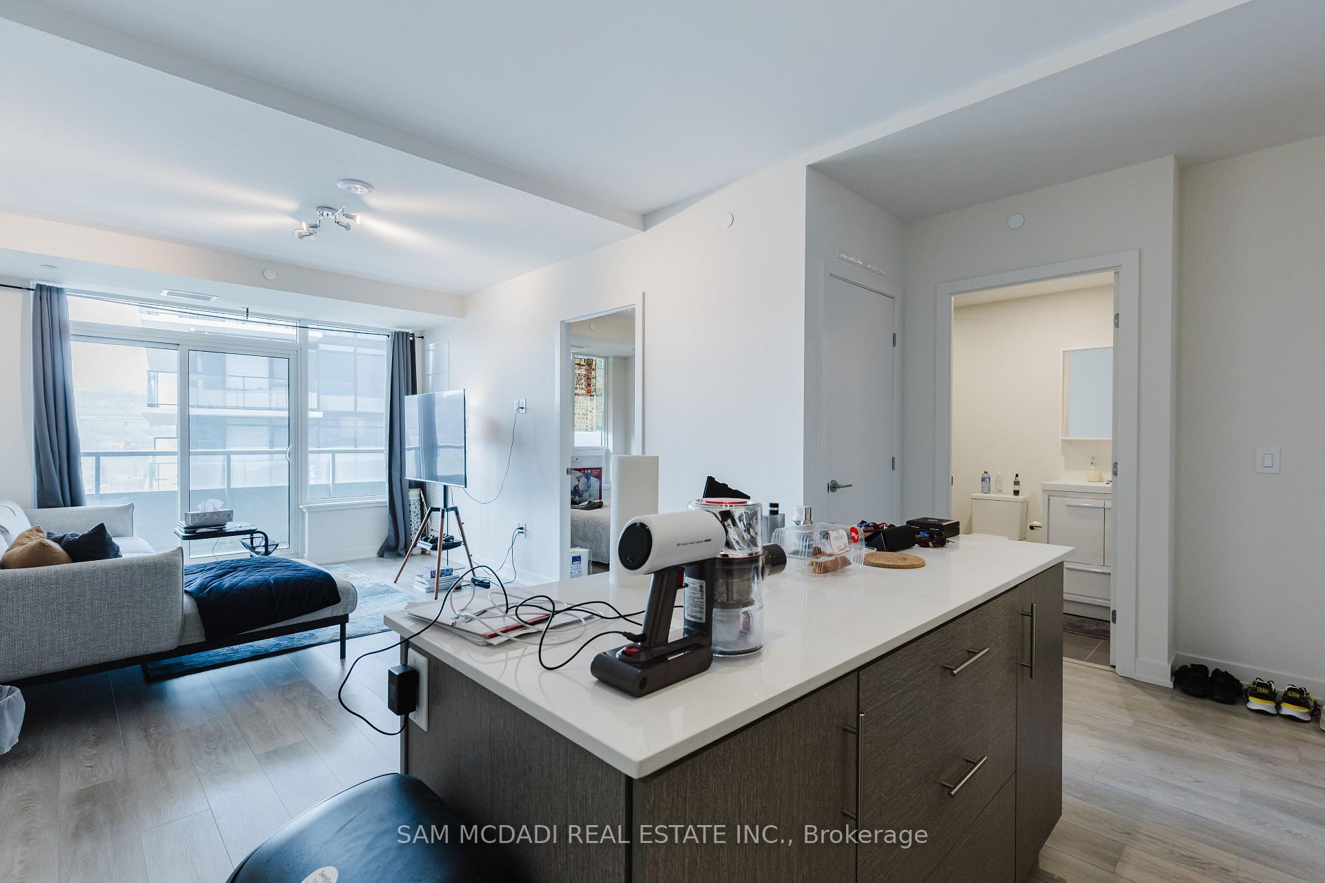 2 Bedrooms Condo at 212 King William,  Hamilton For sale