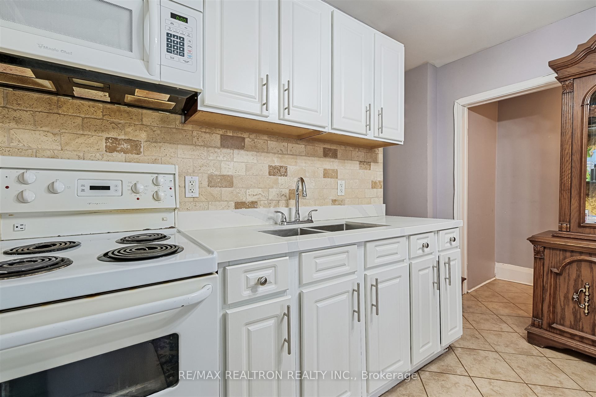 421 Silverthorn Avenue