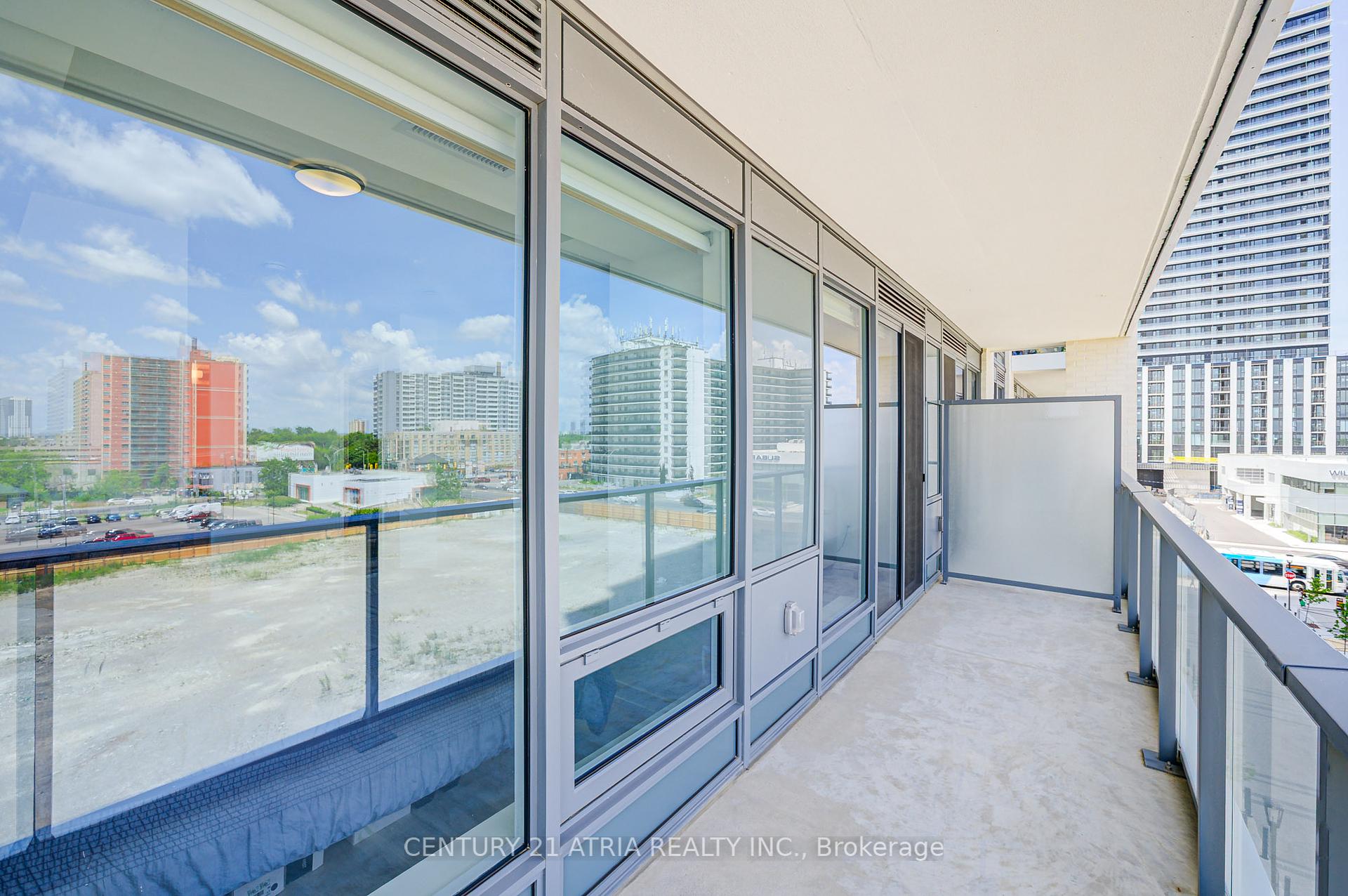 3 Bedrooms Condo at 7 Golden Lion, Toronto For sale