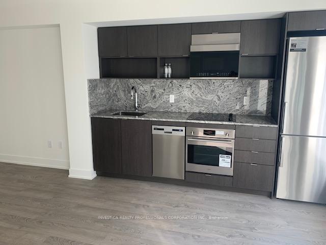 2 Bedrooms Condo at 9 Mabelle,  Toronto For sale