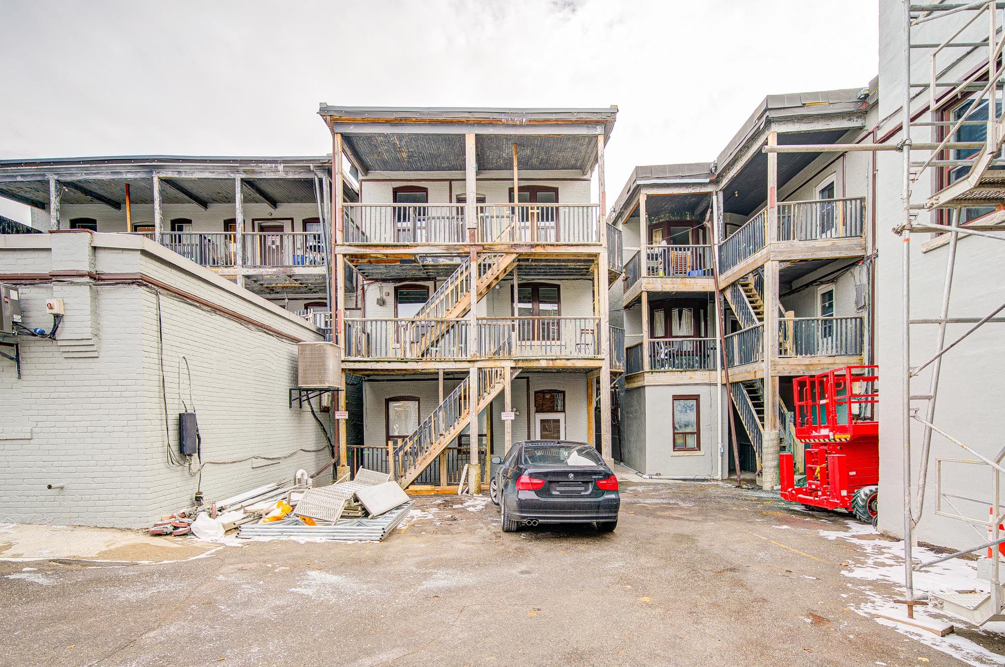 1074 St Clair Avenue W 2