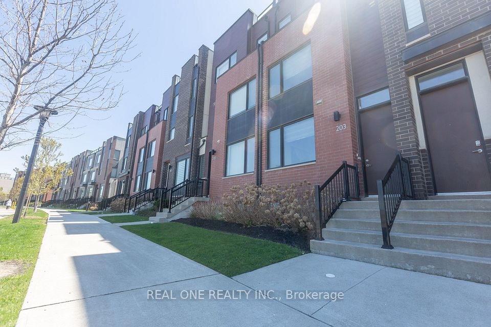 203 Downsview Park