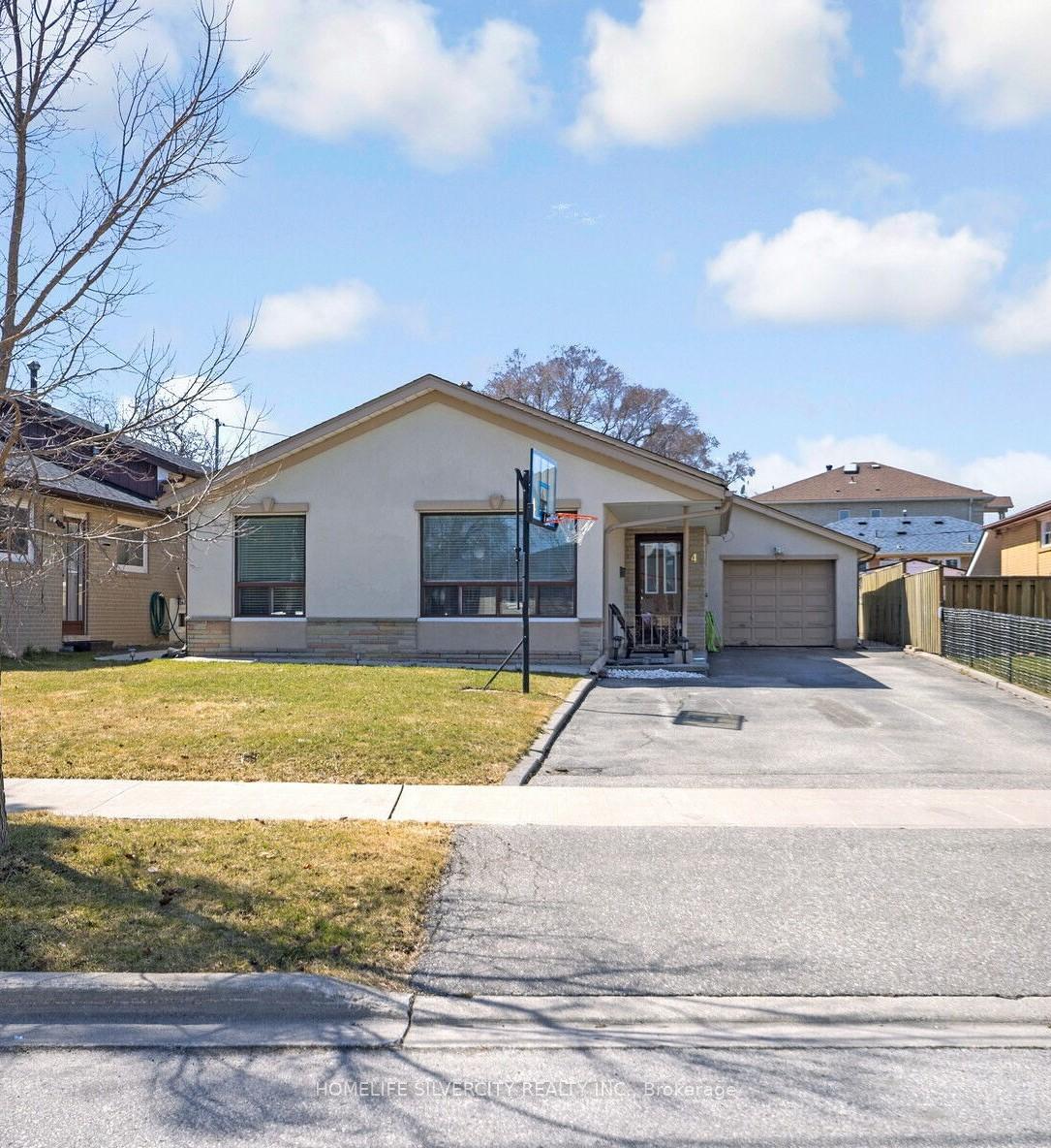 4 Benstrow Avenue, Toronto, ON M9V 2Z6