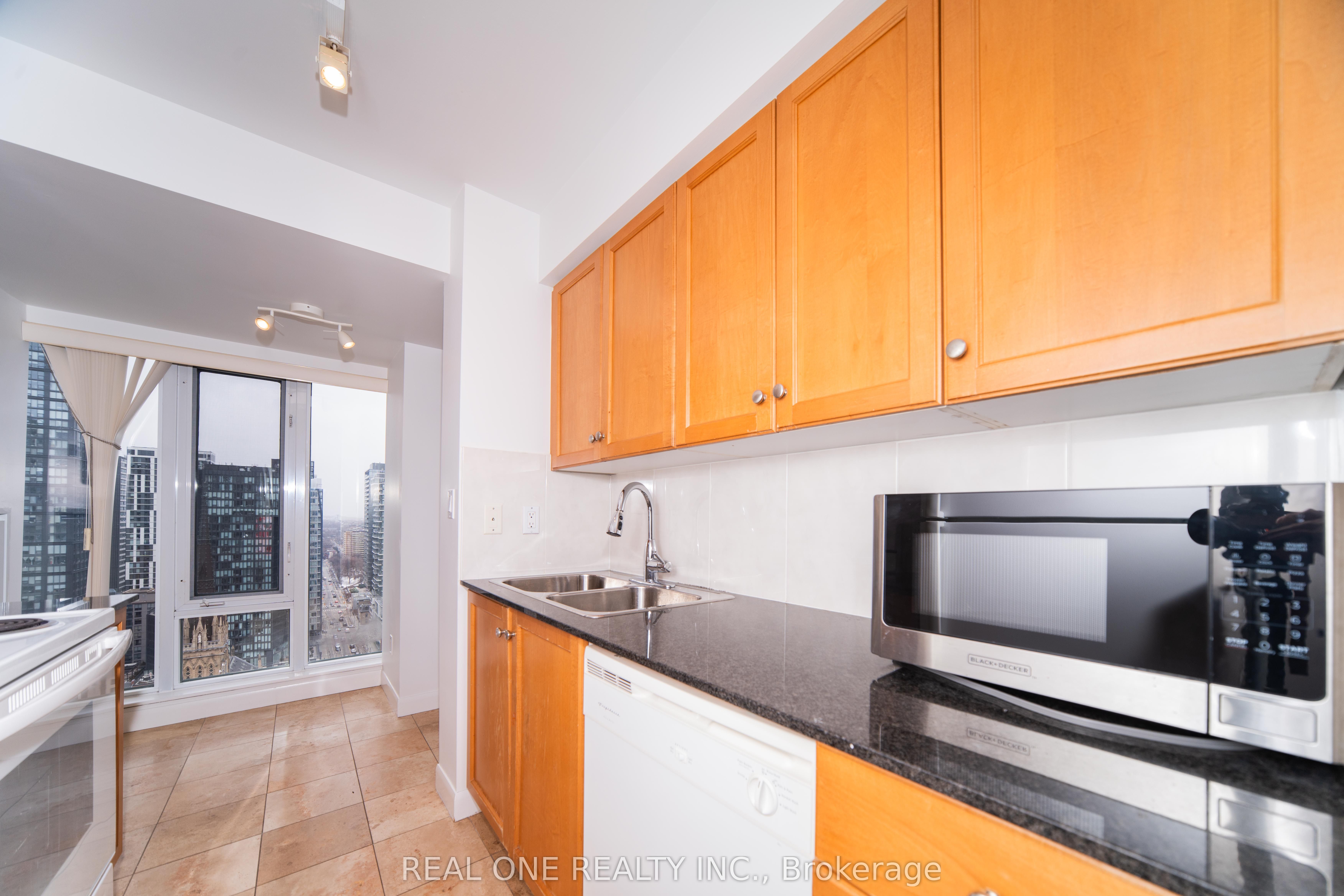 210 Victoria Street, #2404