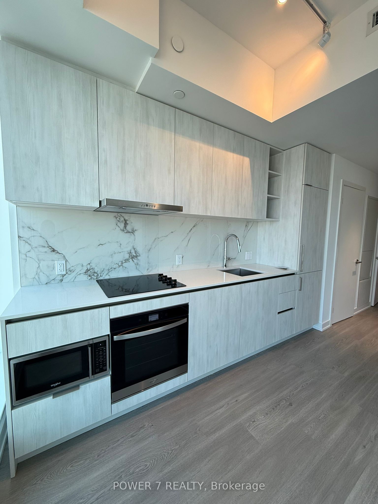 8 Wellesley Street W, #4605