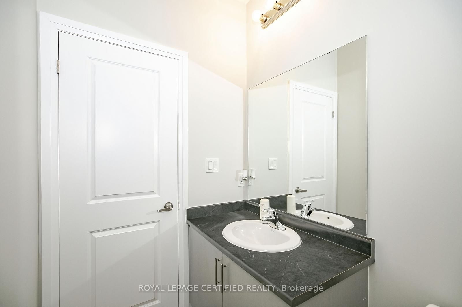 32 Dalbeattie Drive