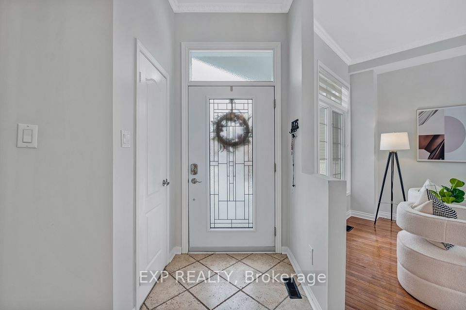 91 Mainprize Crescent, East Gwillimbury, ON L0G 1M0