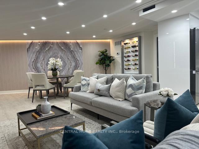 2 Bedrooms Condo at 85 Skymark,  Toronto For sale