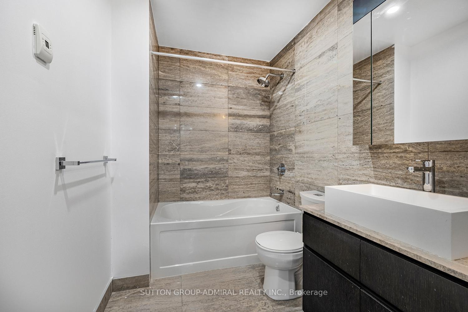 3 Bedrooms Condo at 18 Capreol, Toronto For sale