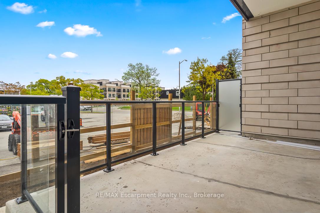 3 Bedrooms Condo at 123 Maurice, Oakville For sale