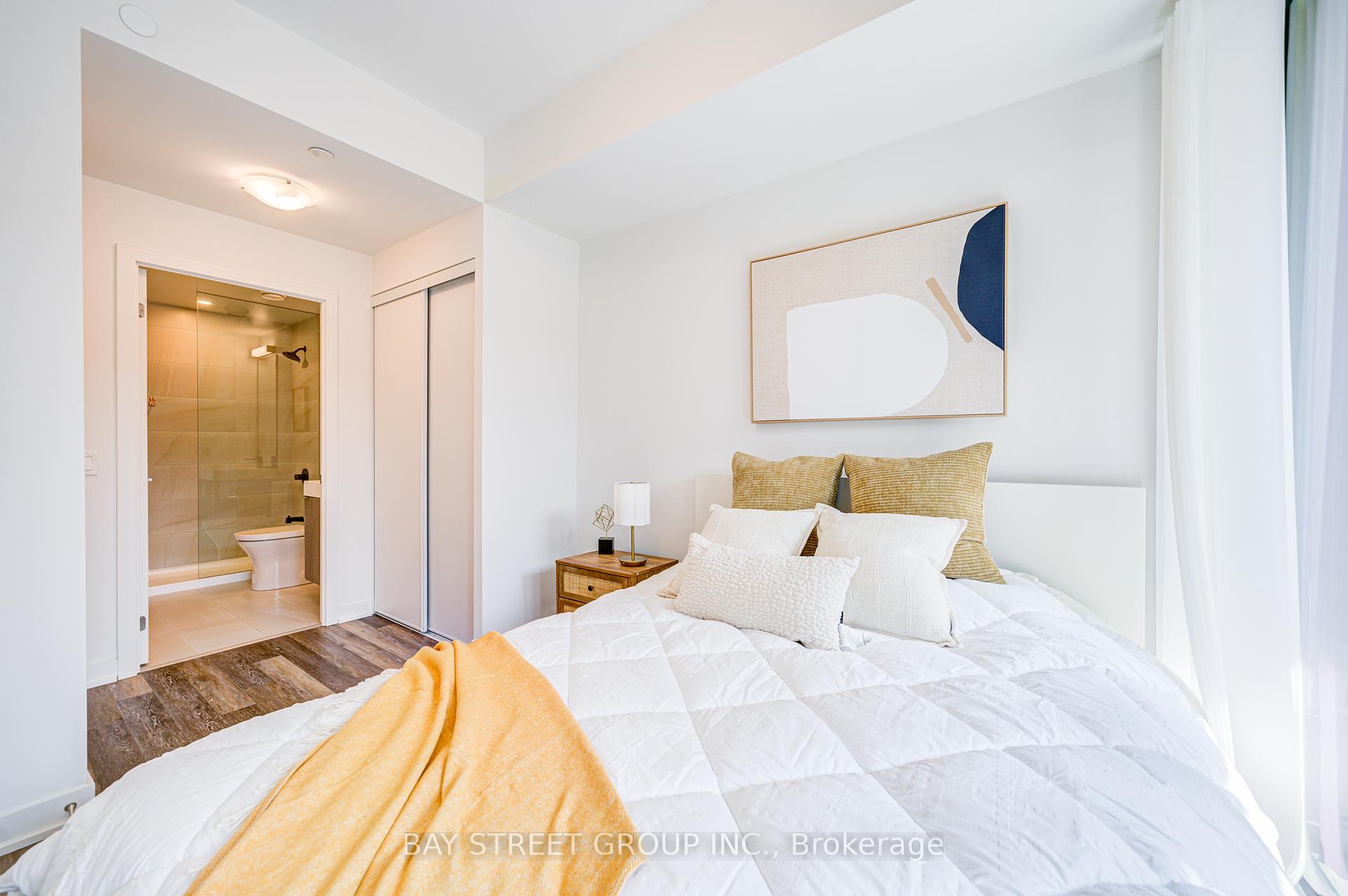 2 Bedrooms Condo at 250 Lawrence, Toronto For sale