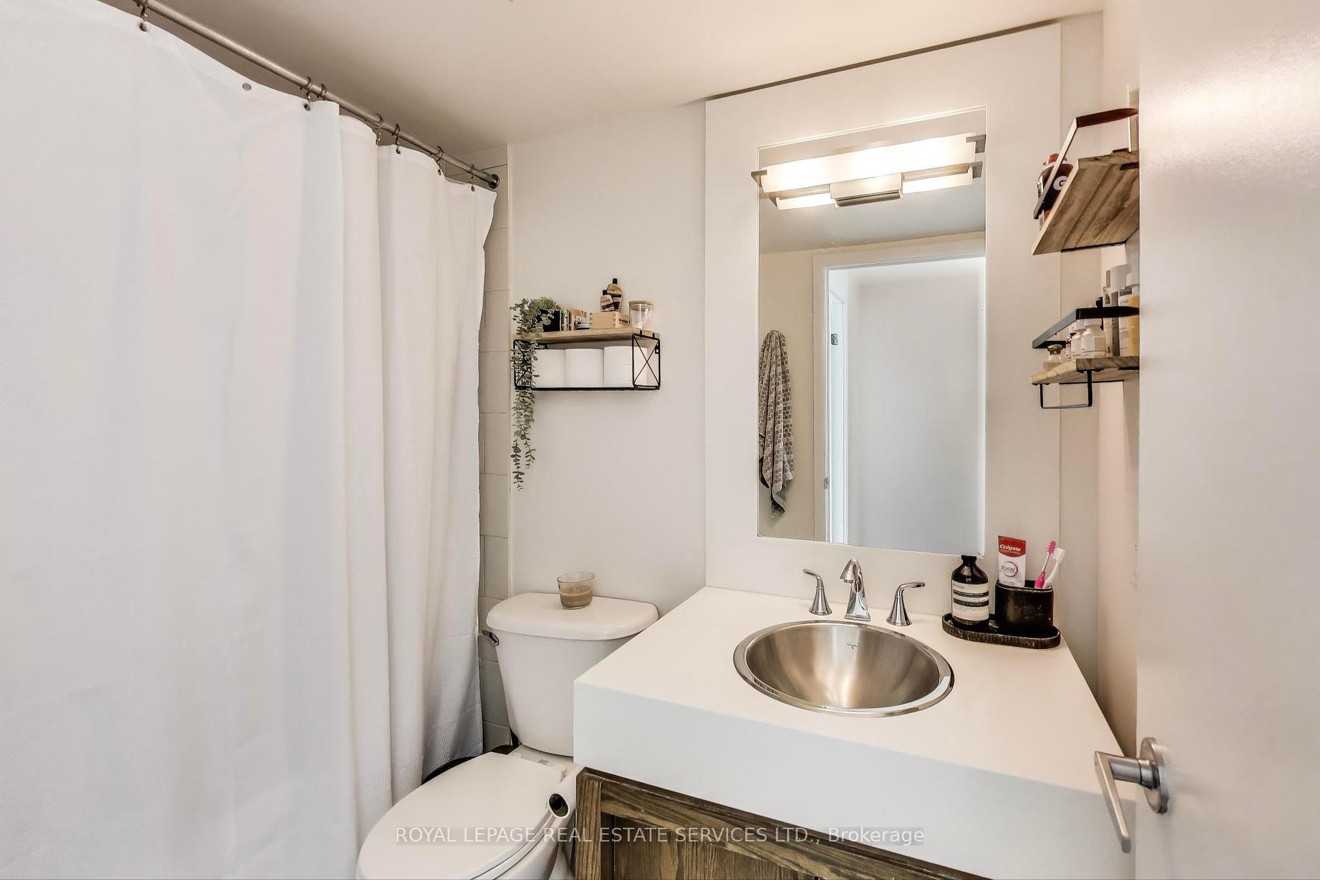 2 Bedrooms Condo at 81 Navy Wharf, Toronto For sale