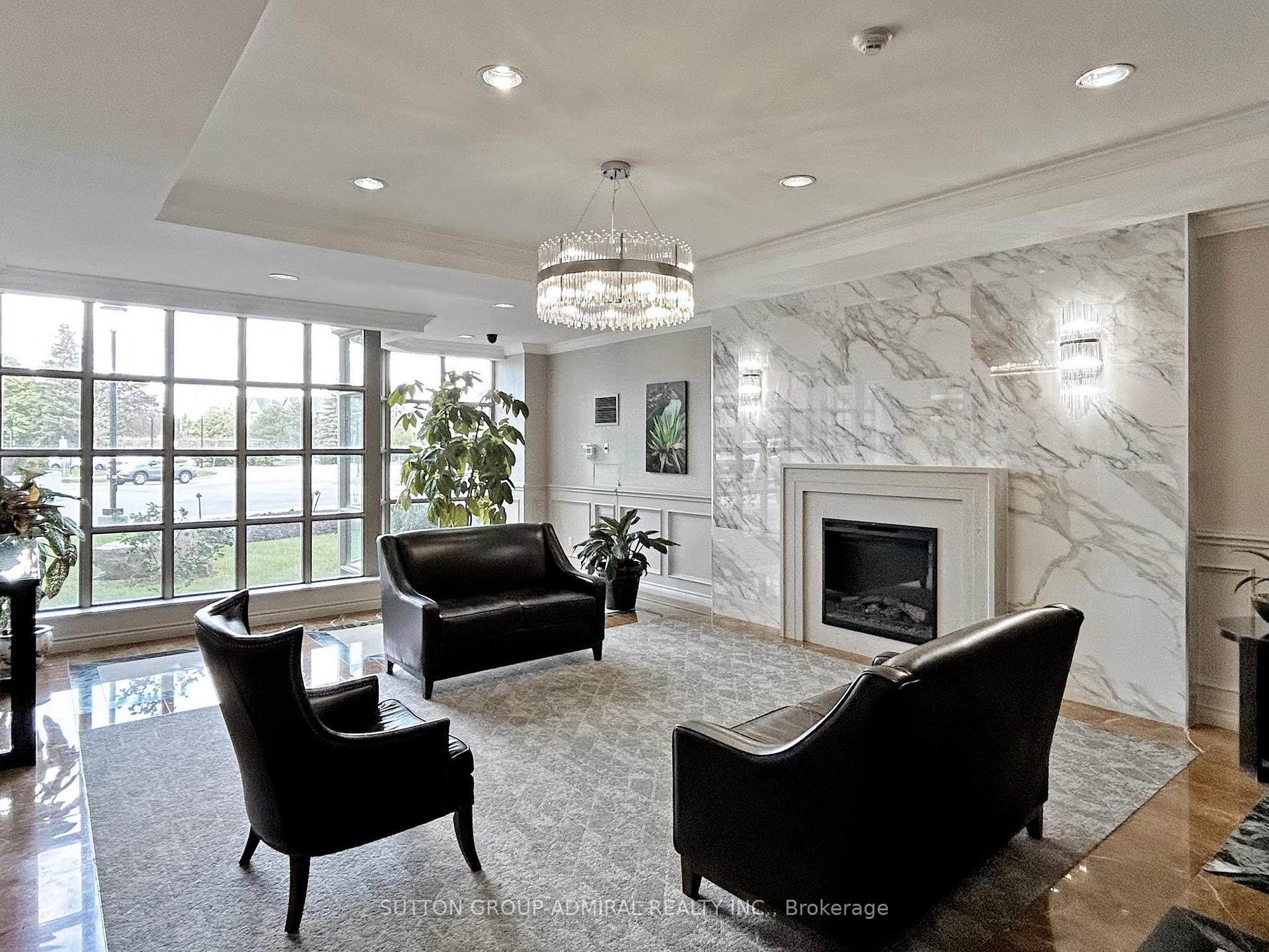 2 Bedrooms Condo at 11 Townsgate,  Vaughan For sale