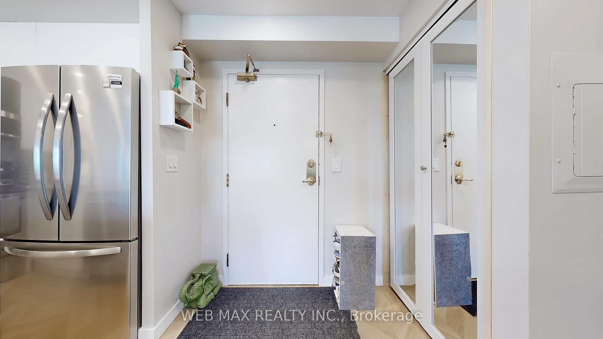 2 Bedrooms Condo at 906 Sheppard, Toronto For sale