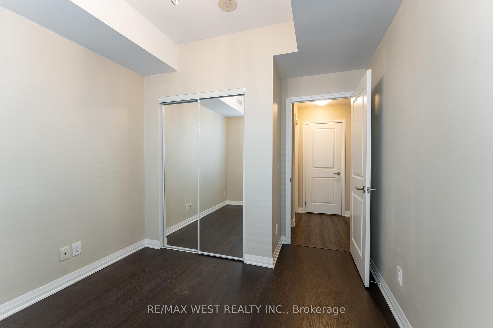 2 Bedrooms Condo at 8 Mercer, Toronto For sale