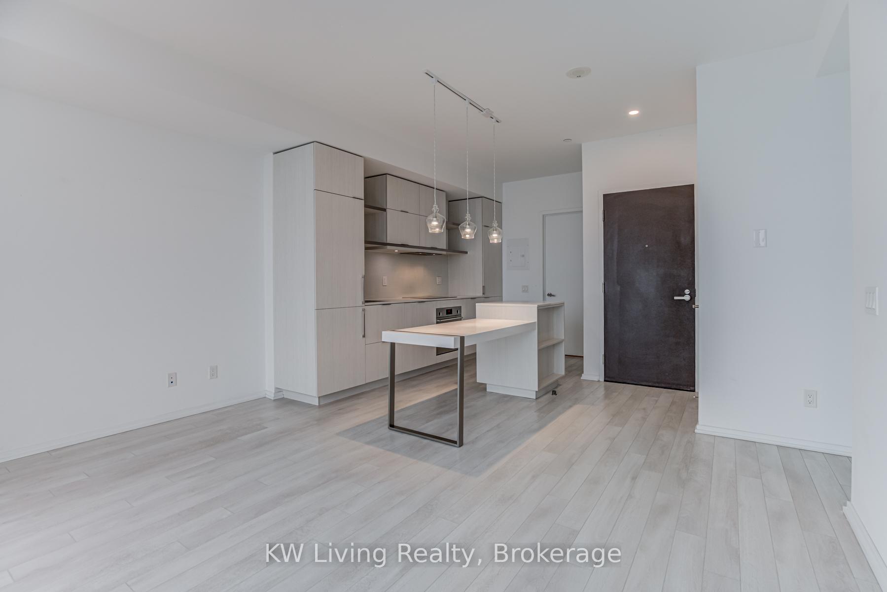 1 Bedroom Condo at 197 Yonge, Toronto For sale