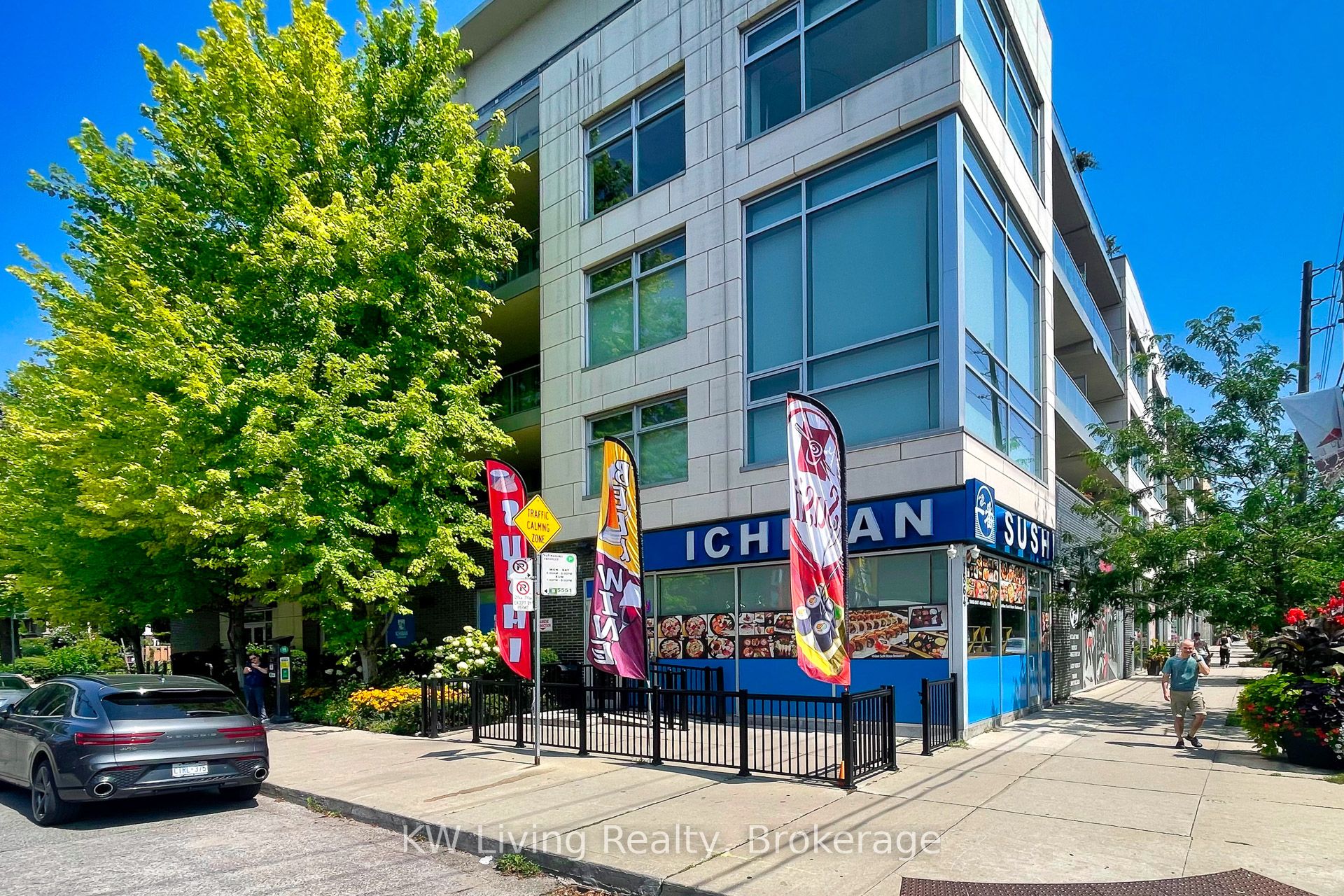 1864 Queen Street E