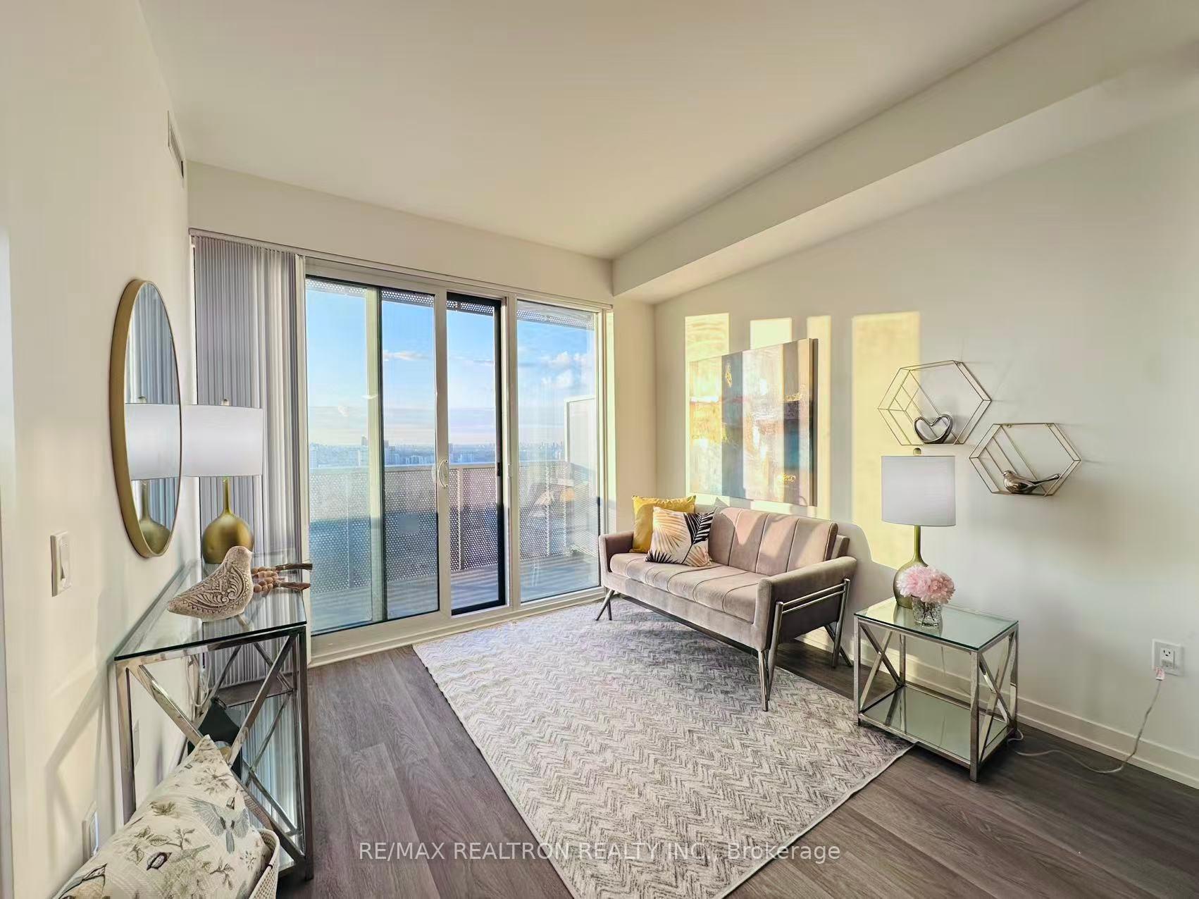 2 Bedrooms Condo at 55 Cooper, Toronto For sale