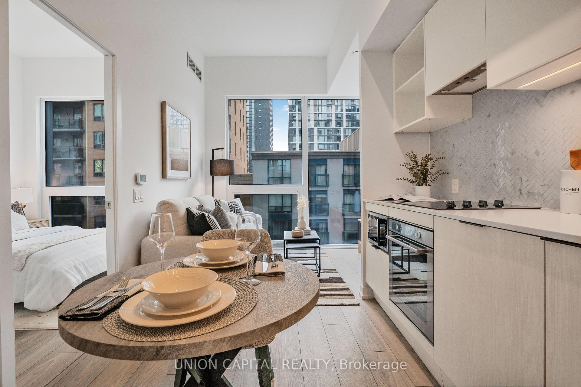1 Bedroom Condo at 82 Dalhousie,  Toronto For sale