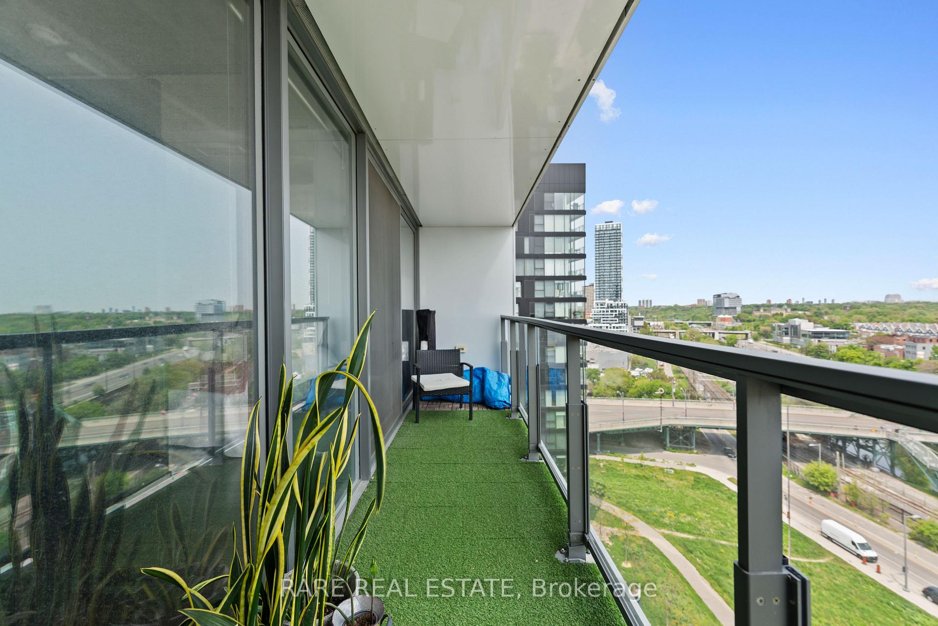 2 Bedrooms Condo at 32 Trolley, Toronto For sale
