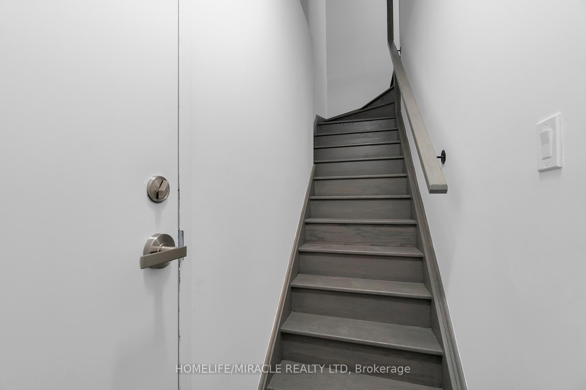 2 Bedrooms Condo at 5 William Jackson, Toronto For sale