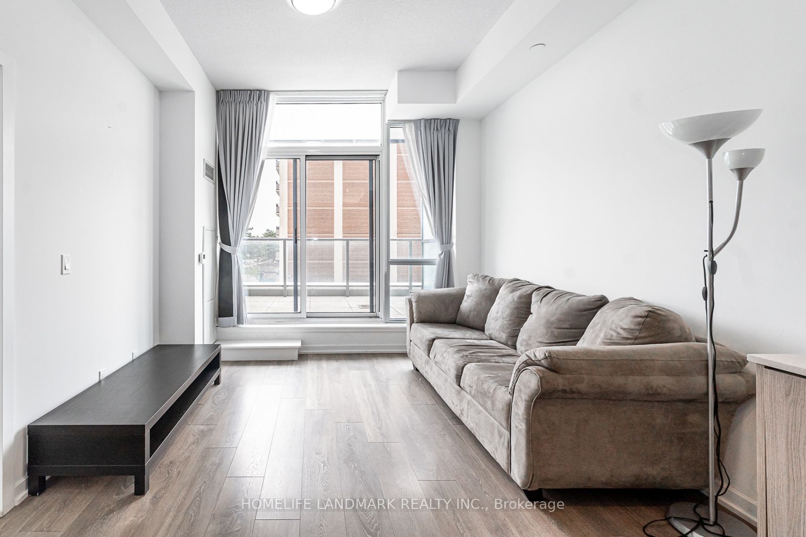 32 Forest Manor Road, #210