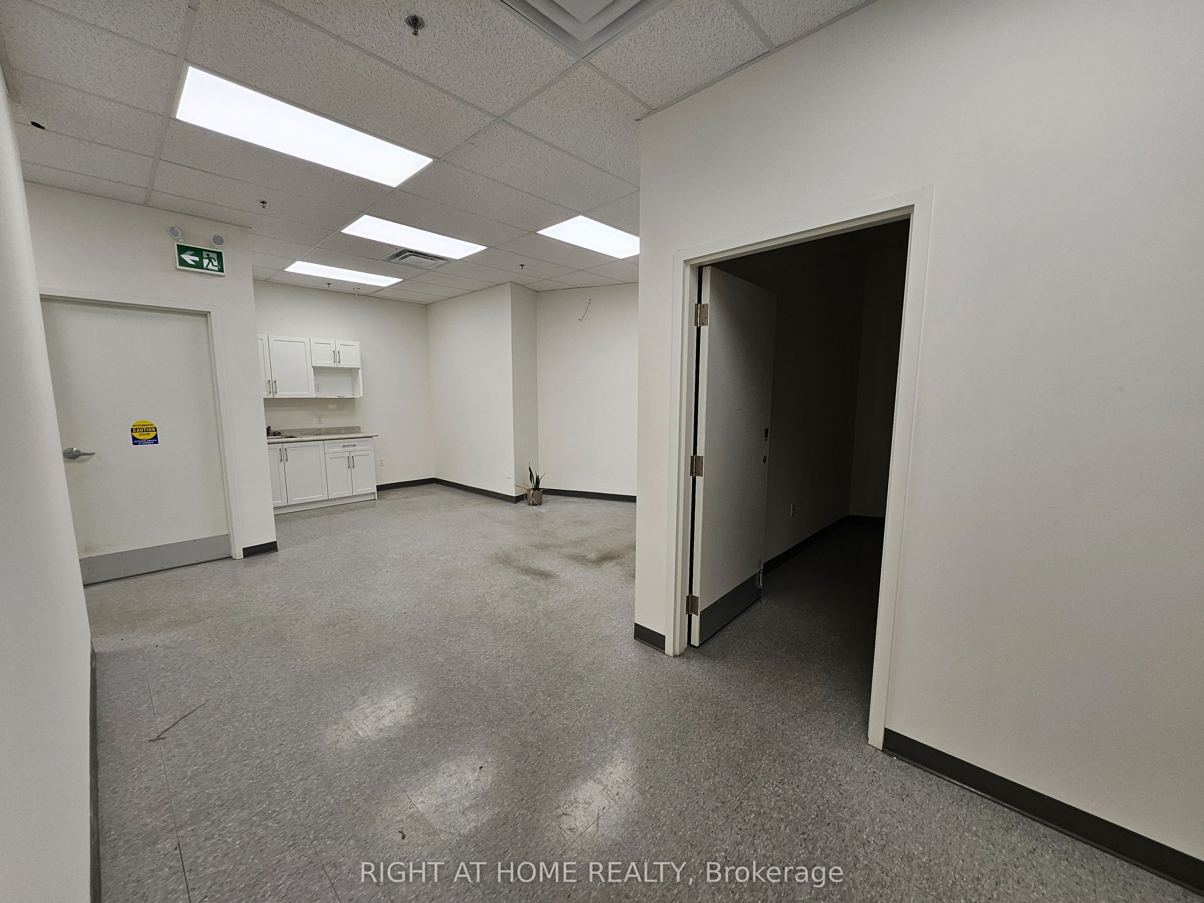5095 Yonge Street, #A005